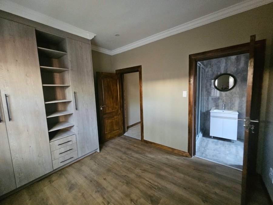 To Let 5 Bedroom Property for Rent in Waterkloof Ridge Gauteng