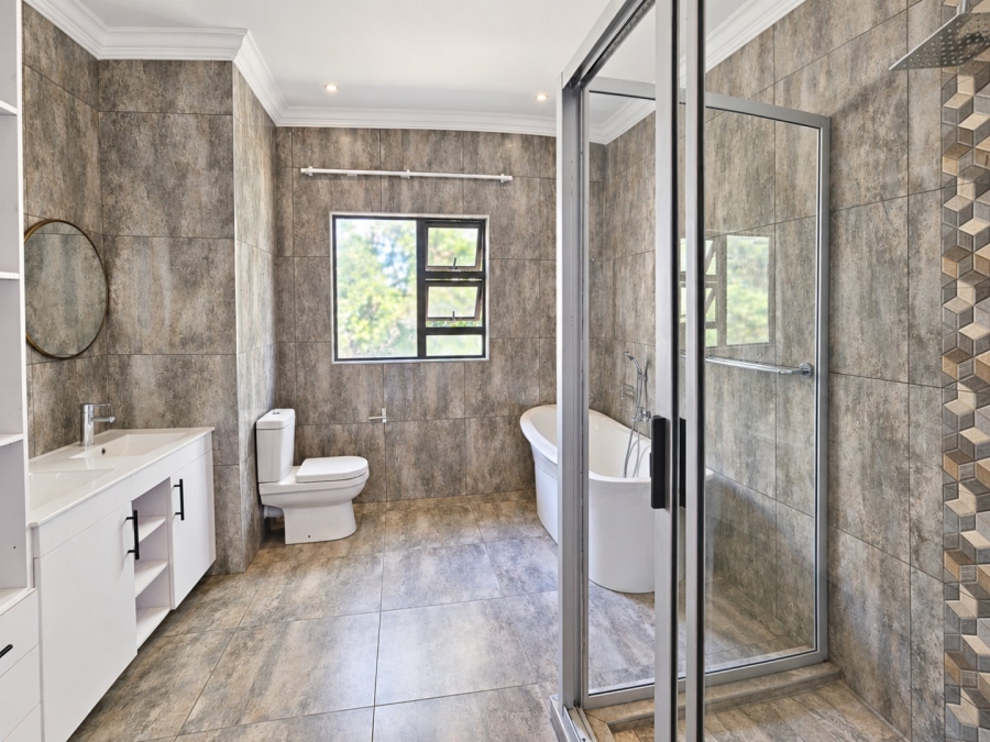 To Let 5 Bedroom Property for Rent in Waterkloof Ridge Gauteng