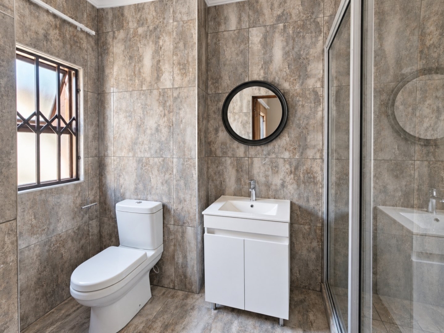 To Let 5 Bedroom Property for Rent in Waterkloof Ridge Gauteng
