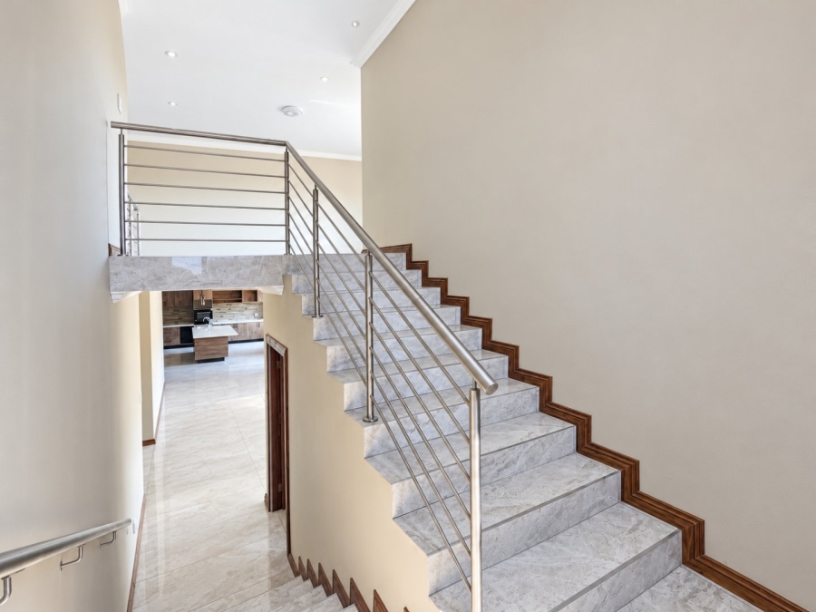 To Let 5 Bedroom Property for Rent in Waterkloof Ridge Gauteng