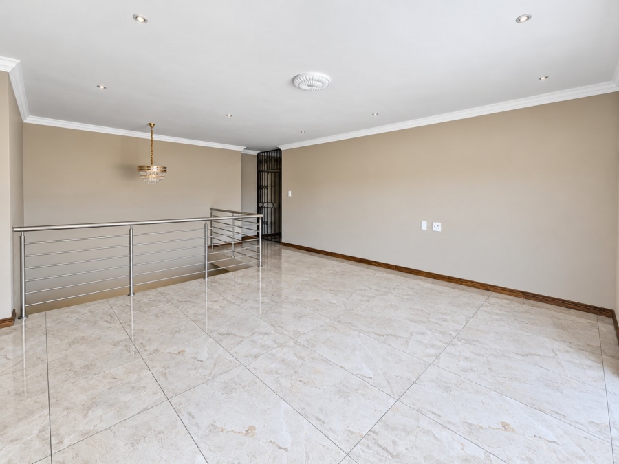 To Let 5 Bedroom Property for Rent in Waterkloof Ridge Gauteng