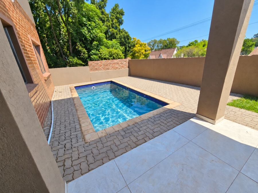 To Let 5 Bedroom Property for Rent in Waterkloof Ridge Gauteng
