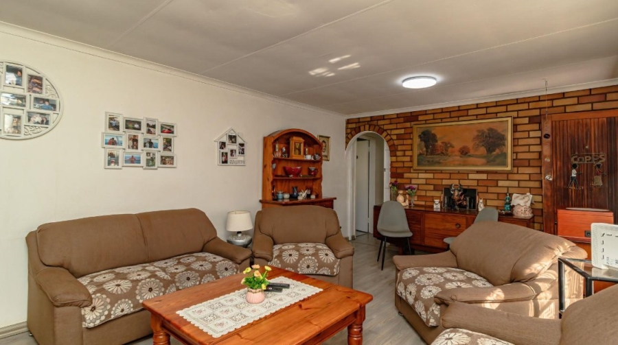 3 Bedroom Property for Sale in Illiondale Gauteng