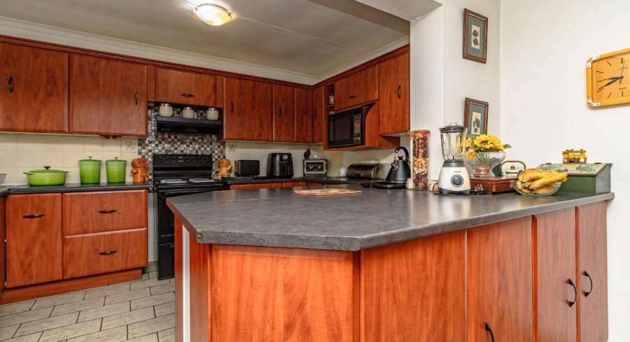 3 Bedroom Property for Sale in Illiondale Gauteng