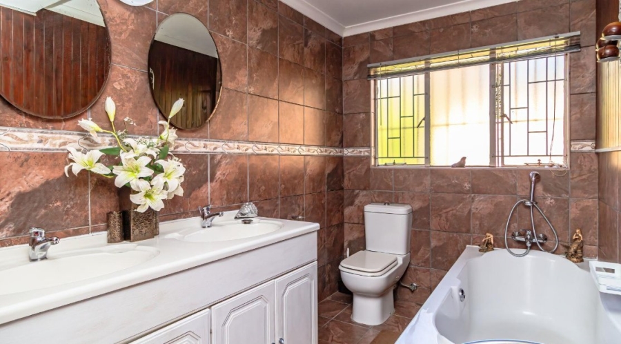 3 Bedroom Property for Sale in Illiondale Gauteng