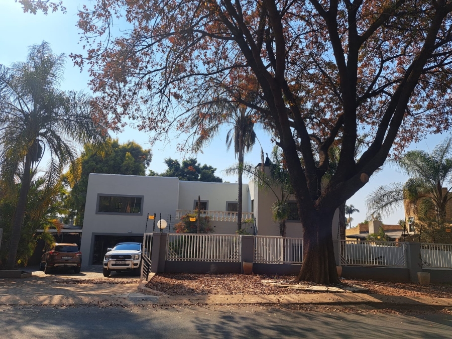 6 Bedroom Property for Sale in Montana Park Gauteng