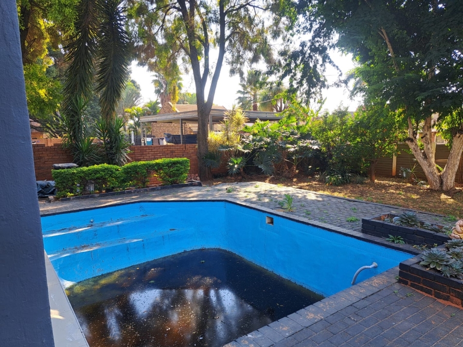 6 Bedroom Property for Sale in Montana Park Gauteng