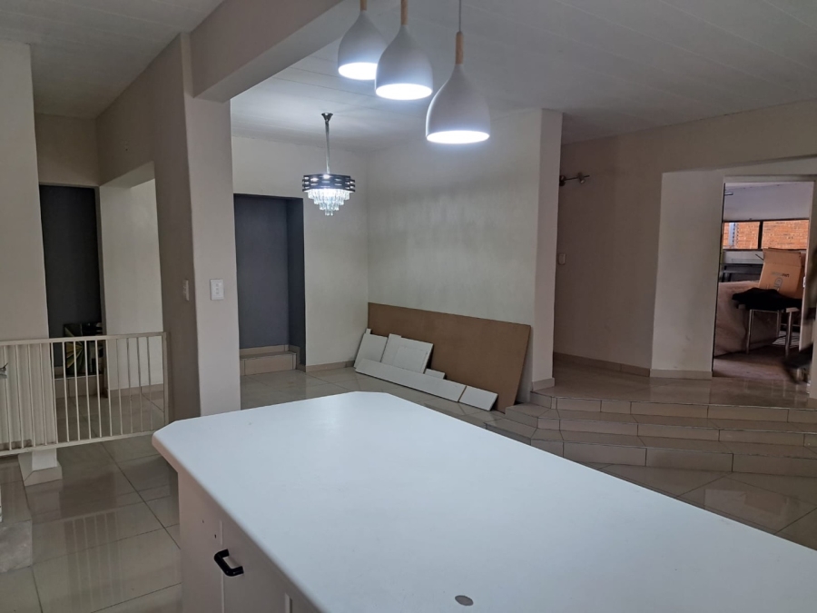 6 Bedroom Property for Sale in Montana Park Gauteng