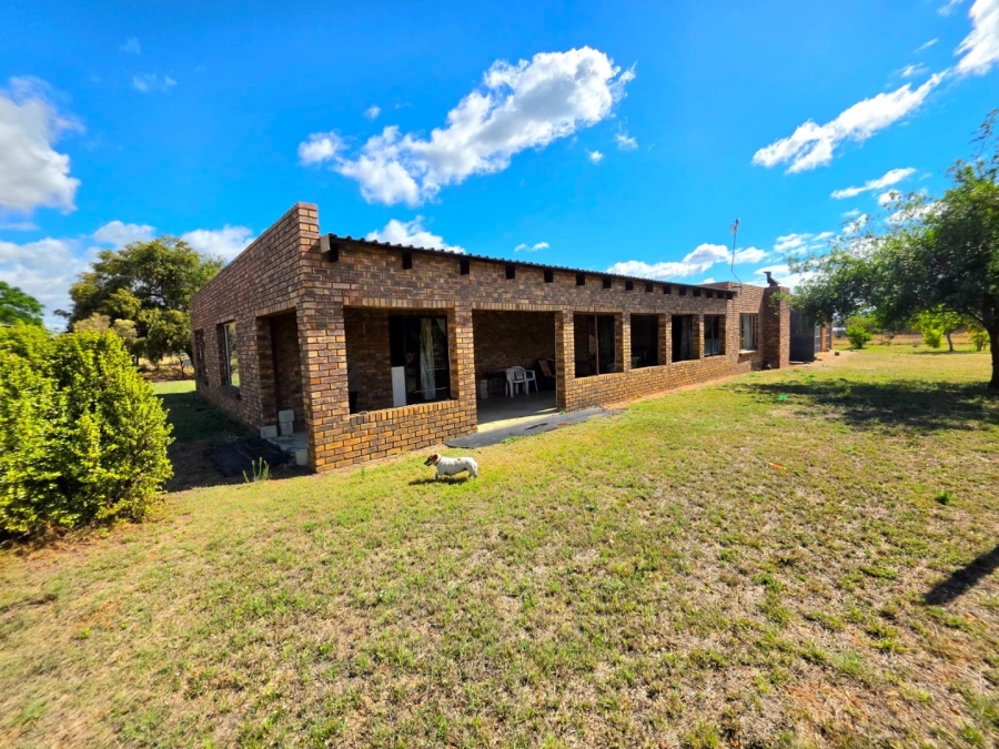 Commercial Property for Sale in Kromdraai Gauteng