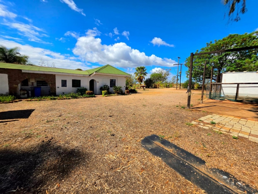 Commercial Property for Sale in Kromdraai Gauteng
