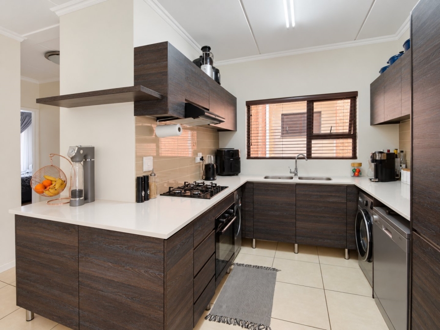 3 Bedroom Property for Sale in Greenstone Hill Gauteng
