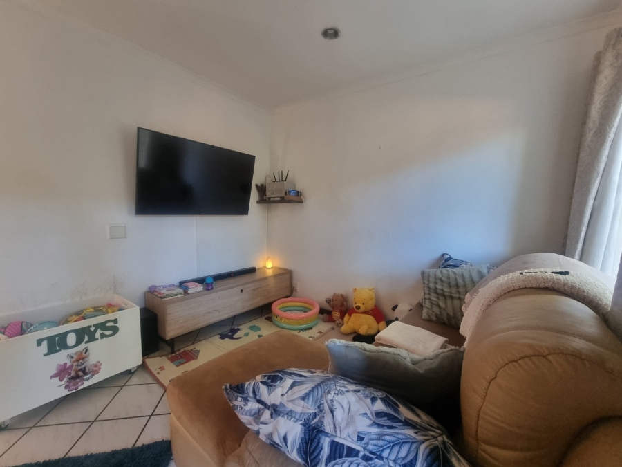 2 Bedroom Property for Sale in Rooihuiskraal North Gauteng