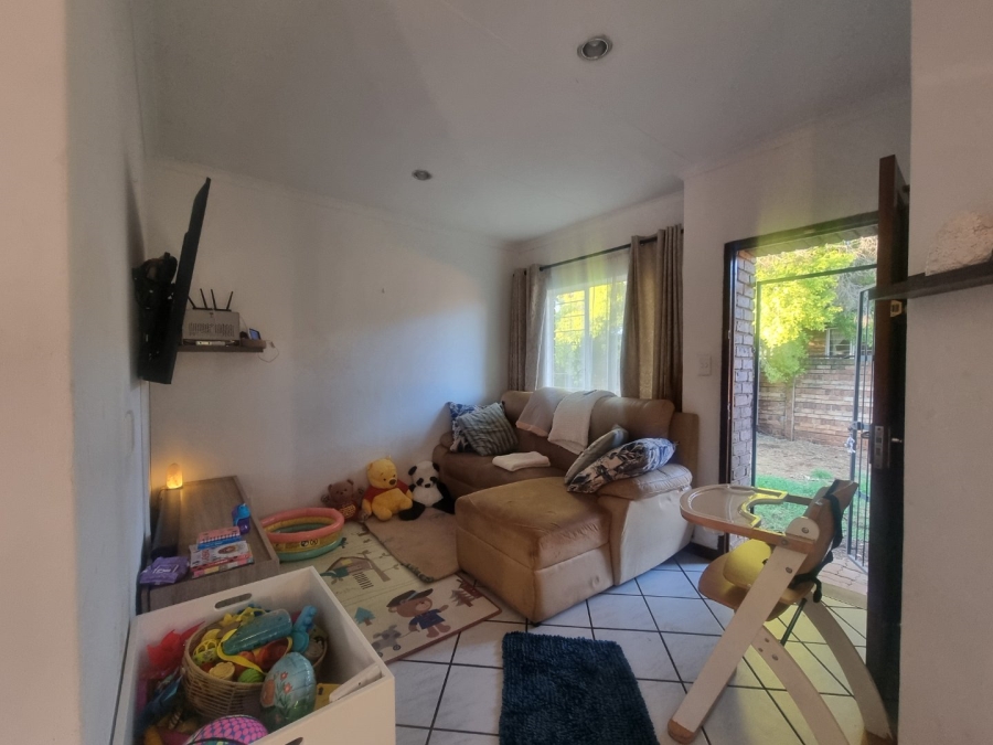 2 Bedroom Property for Sale in Rooihuiskraal North Gauteng