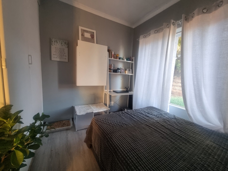 2 Bedroom Property for Sale in Rooihuiskraal North Gauteng