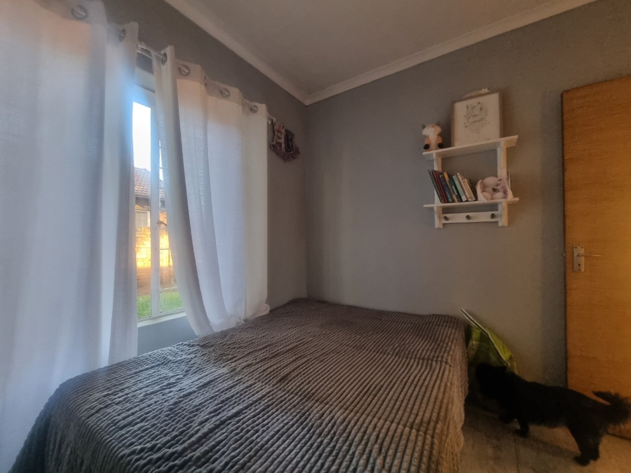 2 Bedroom Property for Sale in Rooihuiskraal North Gauteng