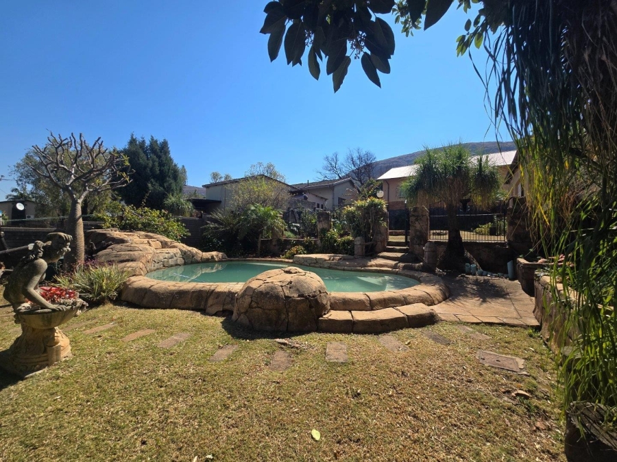 3 Bedroom Property for Sale in Mountain View Gauteng