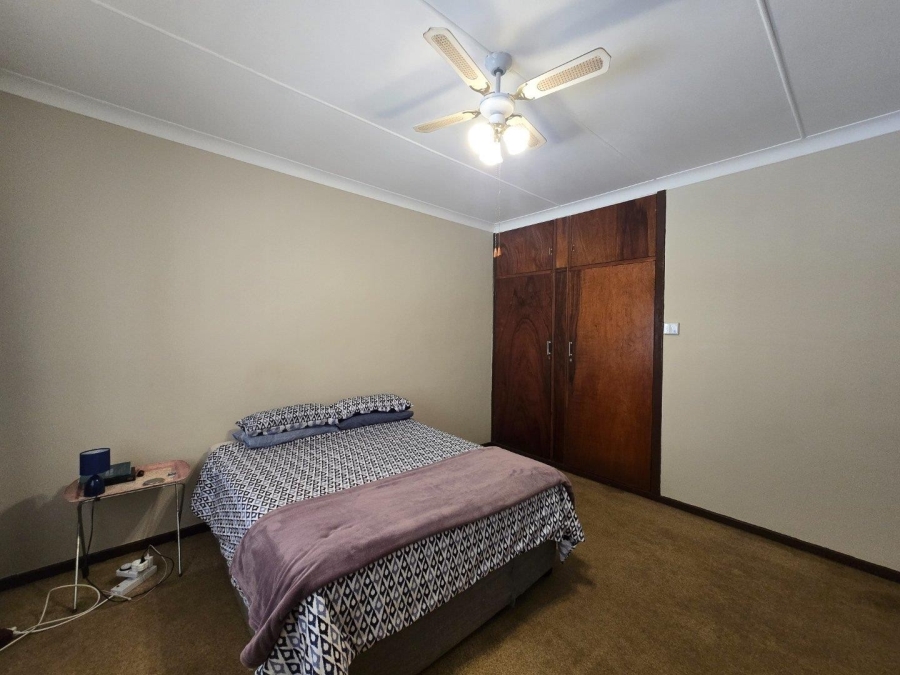 3 Bedroom Property for Sale in Mountain View Gauteng