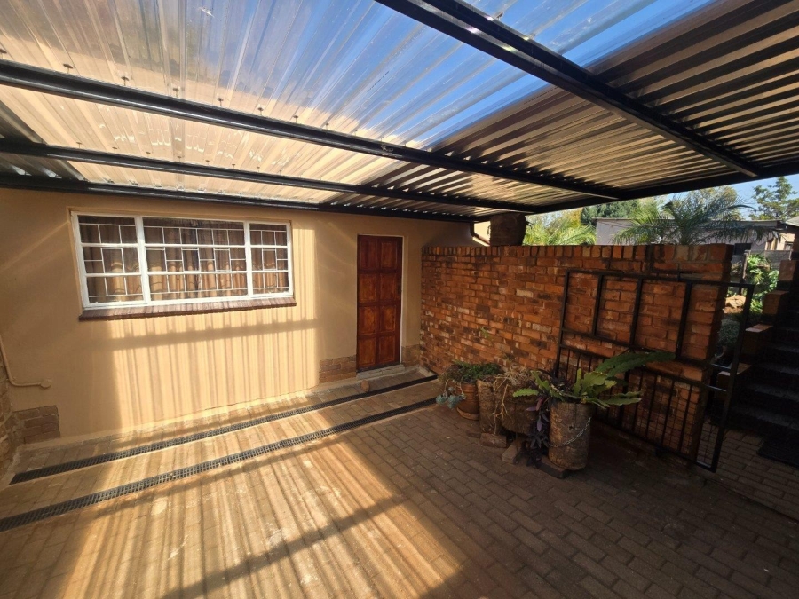 3 Bedroom Property for Sale in Mountain View Gauteng