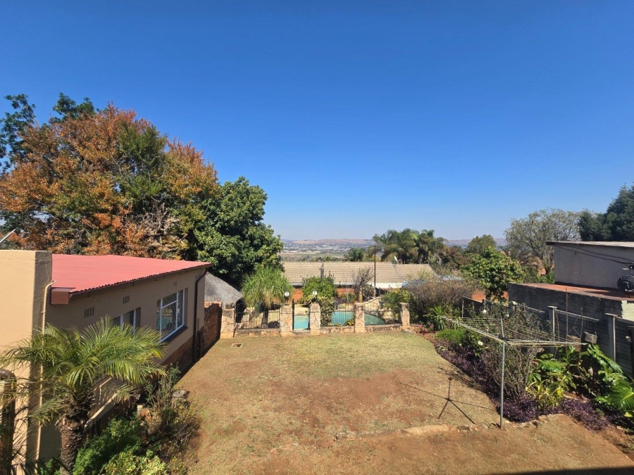 3 Bedroom Property for Sale in Mountain View Gauteng