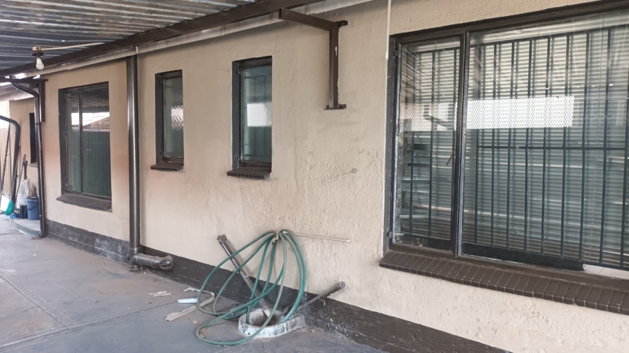 4 Bedroom Property for Sale in Vosloorus Gauteng