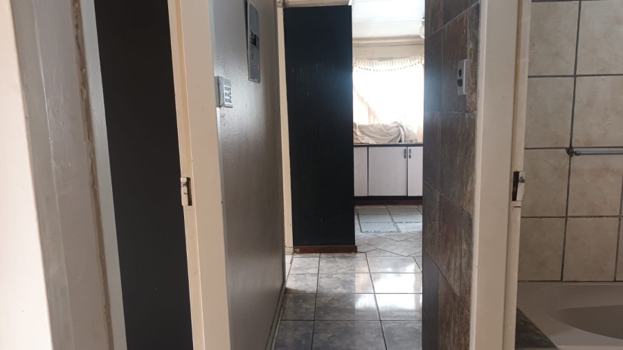 4 Bedroom Property for Sale in Vosloorus Gauteng