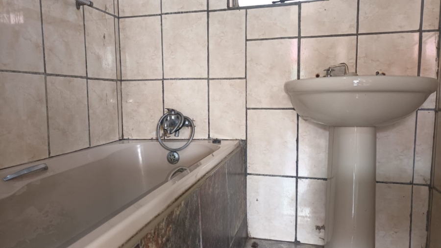 4 Bedroom Property for Sale in Vosloorus Gauteng