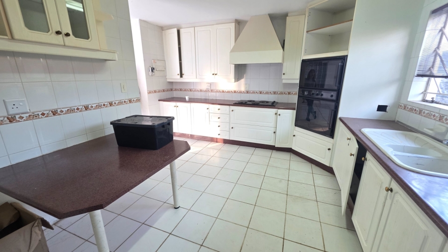 6 Bedroom Property for Sale in Claudius Gauteng