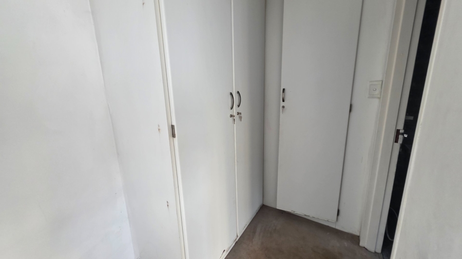 6 Bedroom Property for Sale in Claudius Gauteng