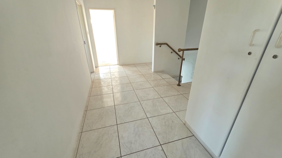 6 Bedroom Property for Sale in Claudius Gauteng