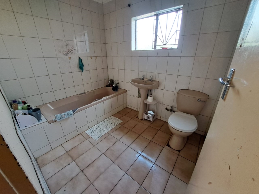 3 Bedroom Property for Sale in Alrapark Gauteng