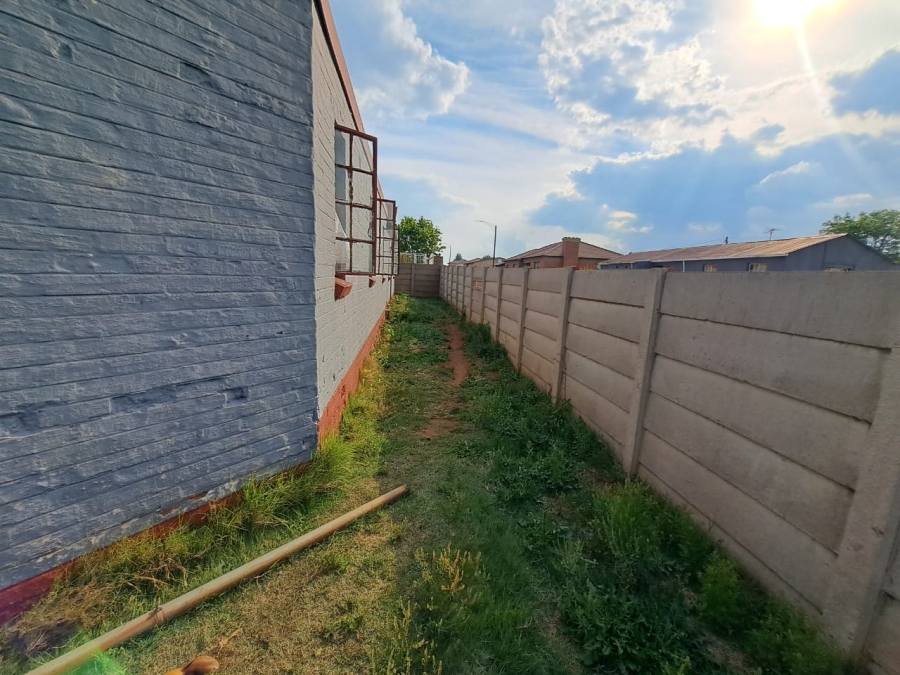 3 Bedroom Property for Sale in Alrapark Gauteng