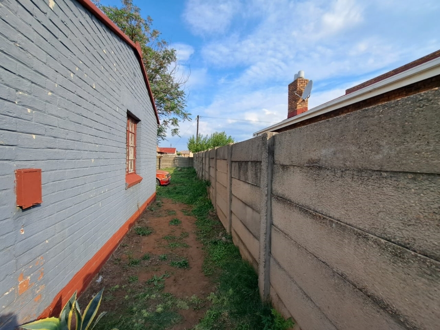 3 Bedroom Property for Sale in Alrapark Gauteng