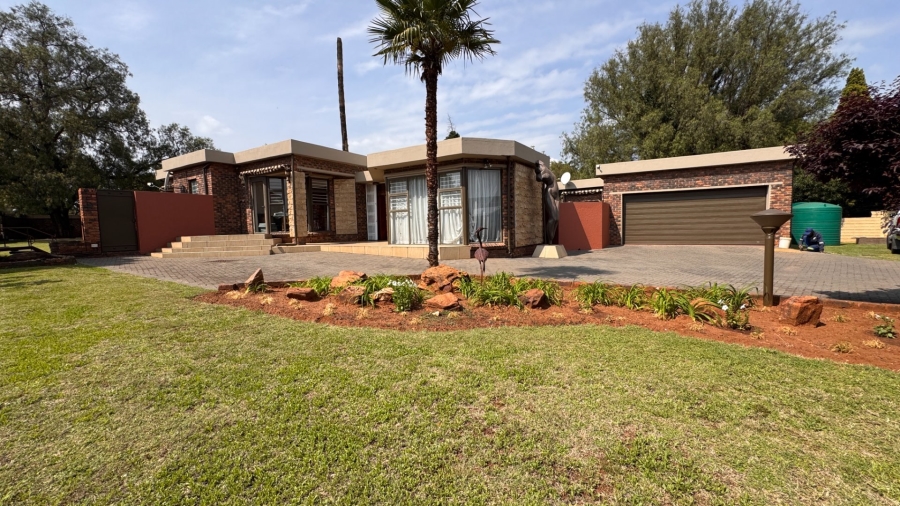 4 Bedroom Property for Sale in Three Rivers East Gauteng