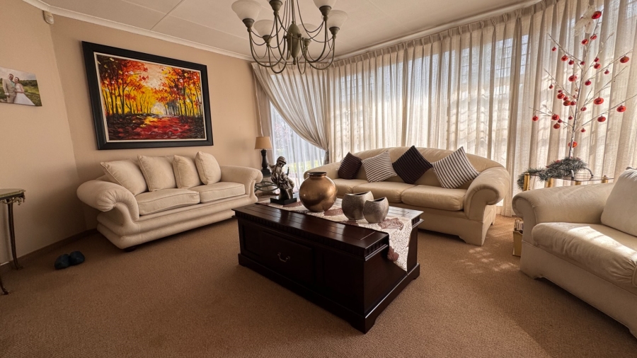 4 Bedroom Property for Sale in Three Rivers East Gauteng