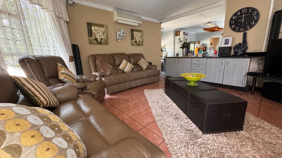 4 Bedroom Property for Sale in Three Rivers East Gauteng