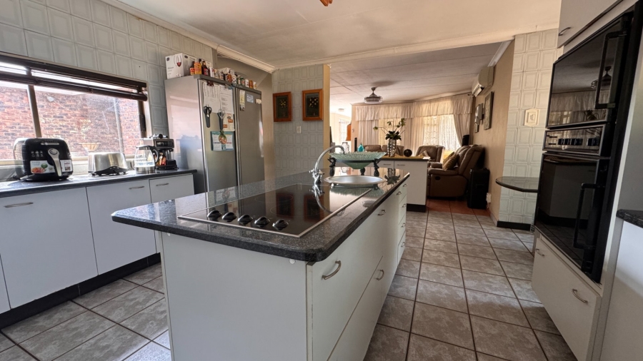 4 Bedroom Property for Sale in Three Rivers East Gauteng