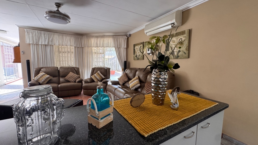 4 Bedroom Property for Sale in Three Rivers East Gauteng