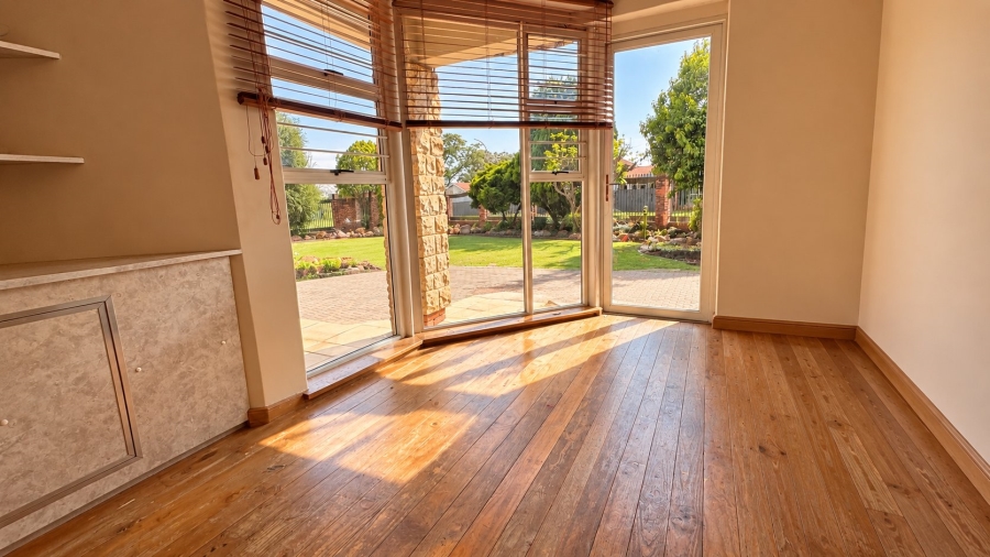 4 Bedroom Property for Sale in Three Rivers East Gauteng