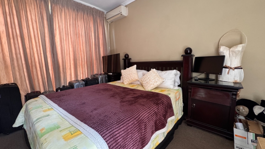 4 Bedroom Property for Sale in Three Rivers East Gauteng