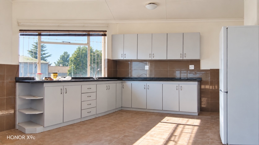 Commercial Property for Sale in Buyscelia Gauteng