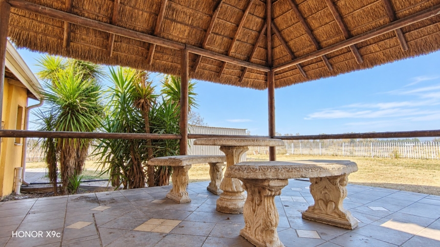 Commercial Property for Sale in Buyscelia Gauteng