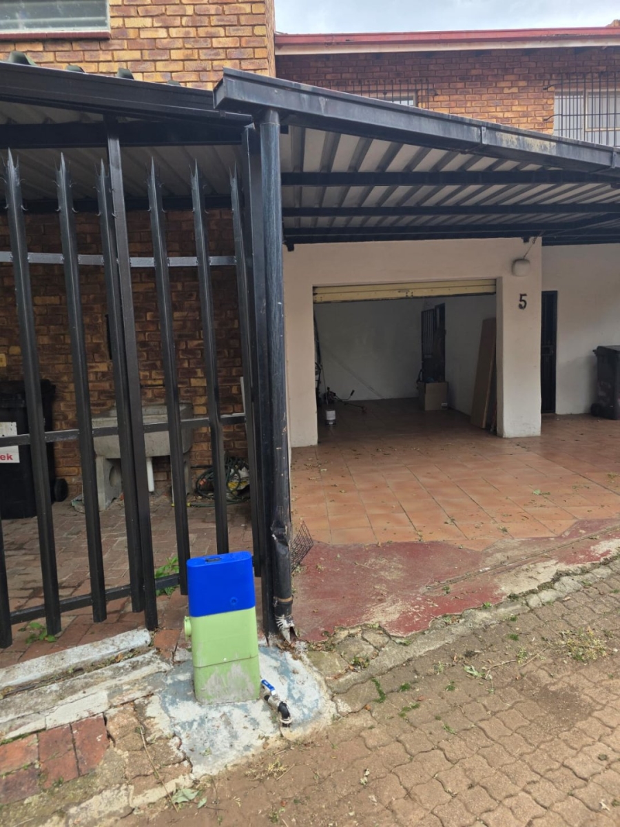 3 Bedroom Property for Sale in Illiondale Gauteng