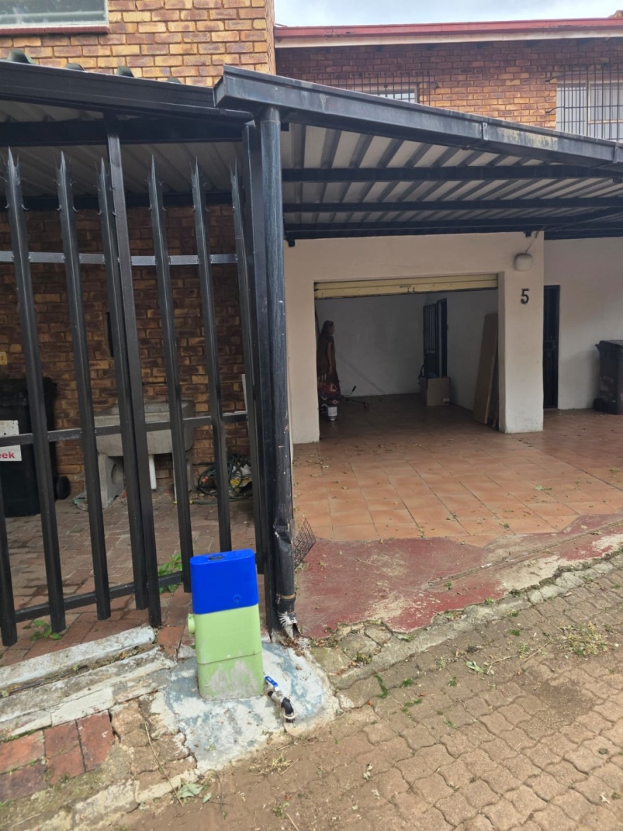 3 Bedroom Property for Sale in Illiondale Gauteng