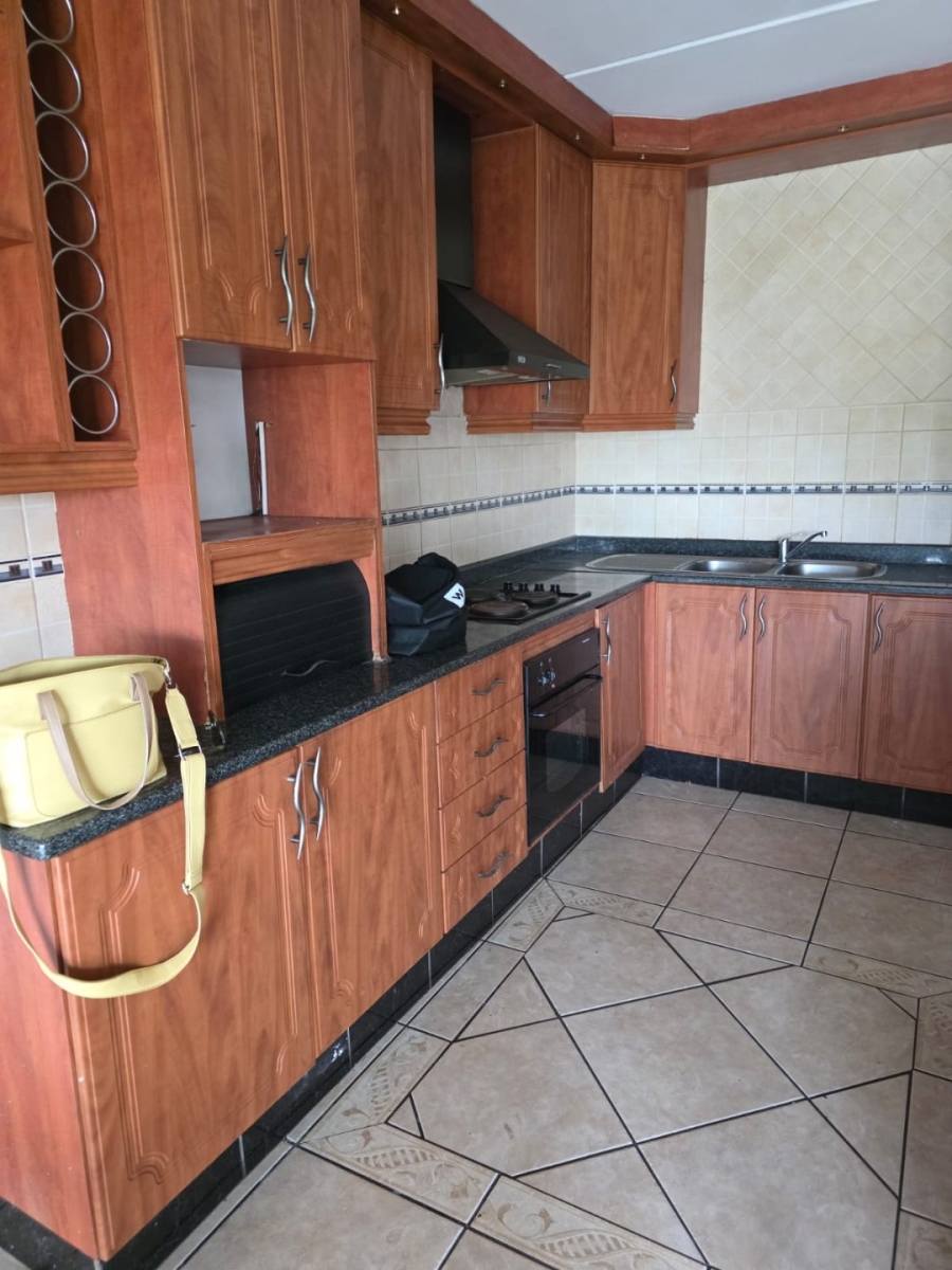 3 Bedroom Property for Sale in Illiondale Gauteng