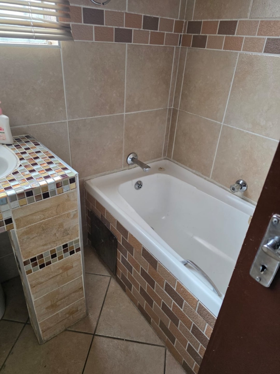 3 Bedroom Property for Sale in Illiondale Gauteng