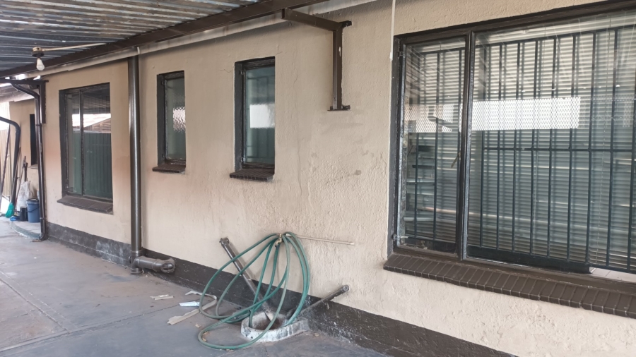3 Bedroom Property for Sale in Zulu Section Gauteng