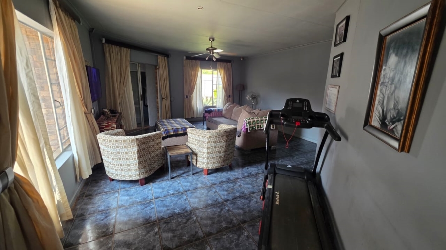 5 Bedroom Property for Sale in Doornpoort Gauteng