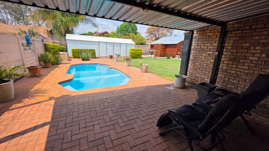 5 Bedroom Property for Sale in Doornpoort Gauteng