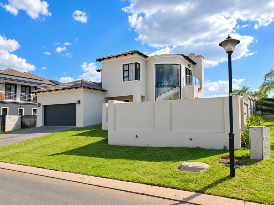 4 Bedroom Property for Sale in Blue Valley Golf Estate Gauteng