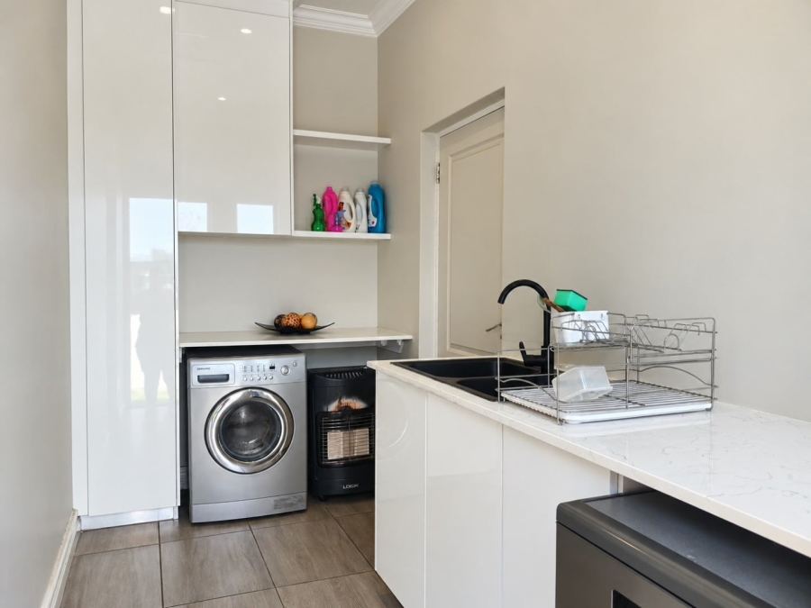 4 Bedroom Property for Sale in Blue Valley Golf Estate Gauteng